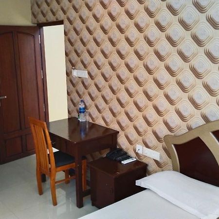 Hotel Falcon Thiruvananthapuram Ngoại thất bức ảnh