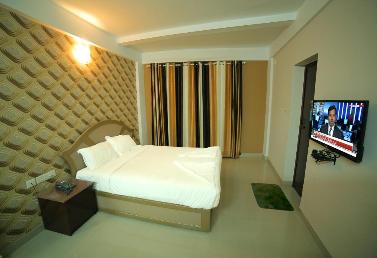 Hotel Falcon Thiruvananthapuram Ngoại thất bức ảnh
