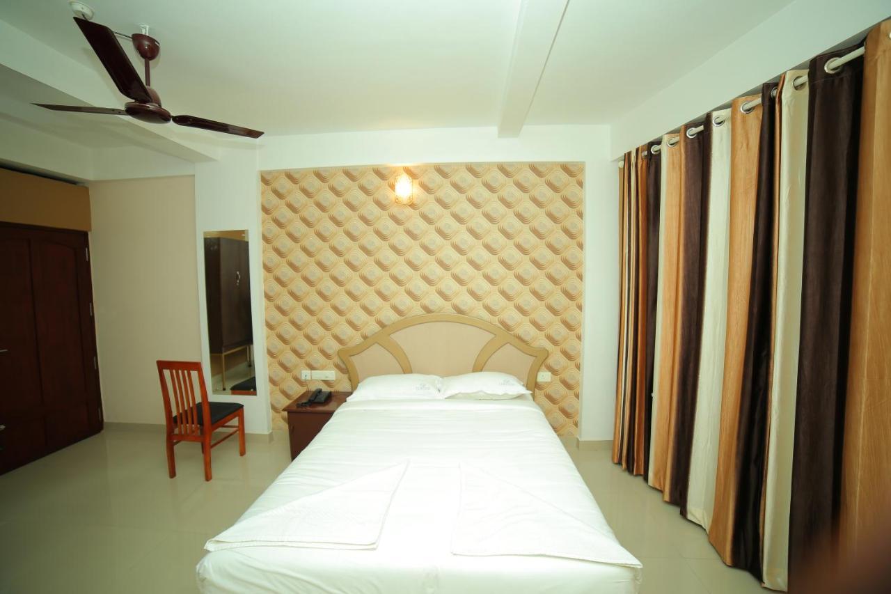 Hotel Falcon Thiruvananthapuram Ngoại thất bức ảnh