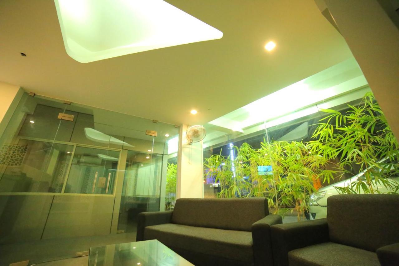 Hotel Falcon Thiruvananthapuram Ngoại thất bức ảnh