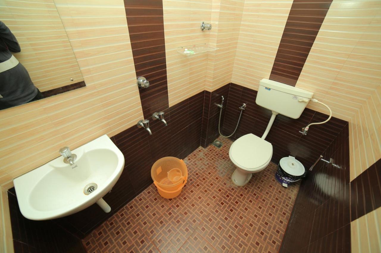 Hotel Falcon Thiruvananthapuram Ngoại thất bức ảnh