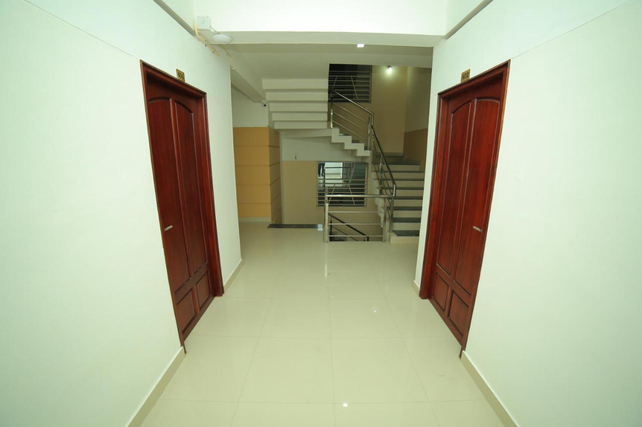 Hotel Falcon Thiruvananthapuram Ngoại thất bức ảnh