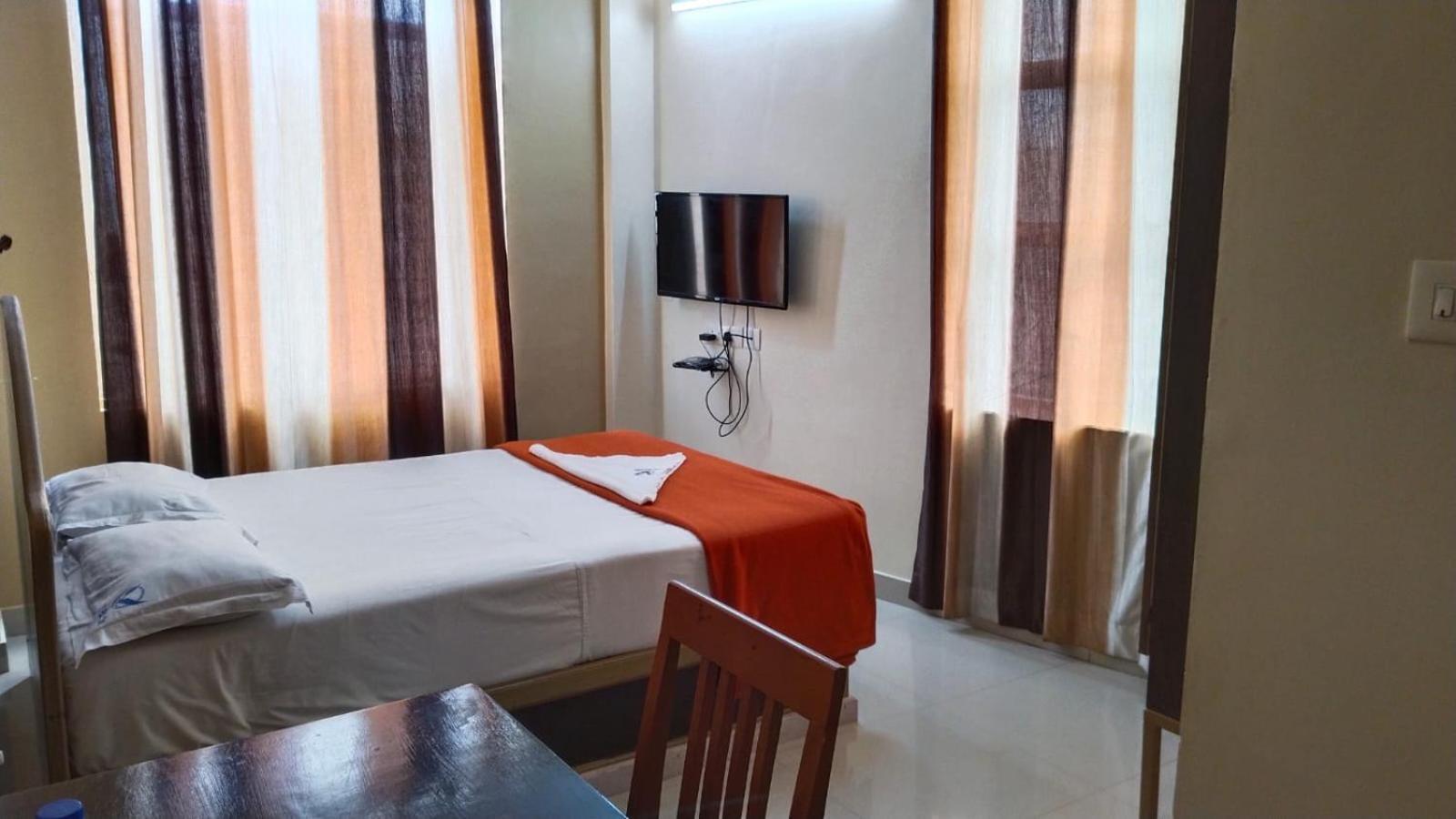 Hotel Falcon Thiruvananthapuram Ngoại thất bức ảnh